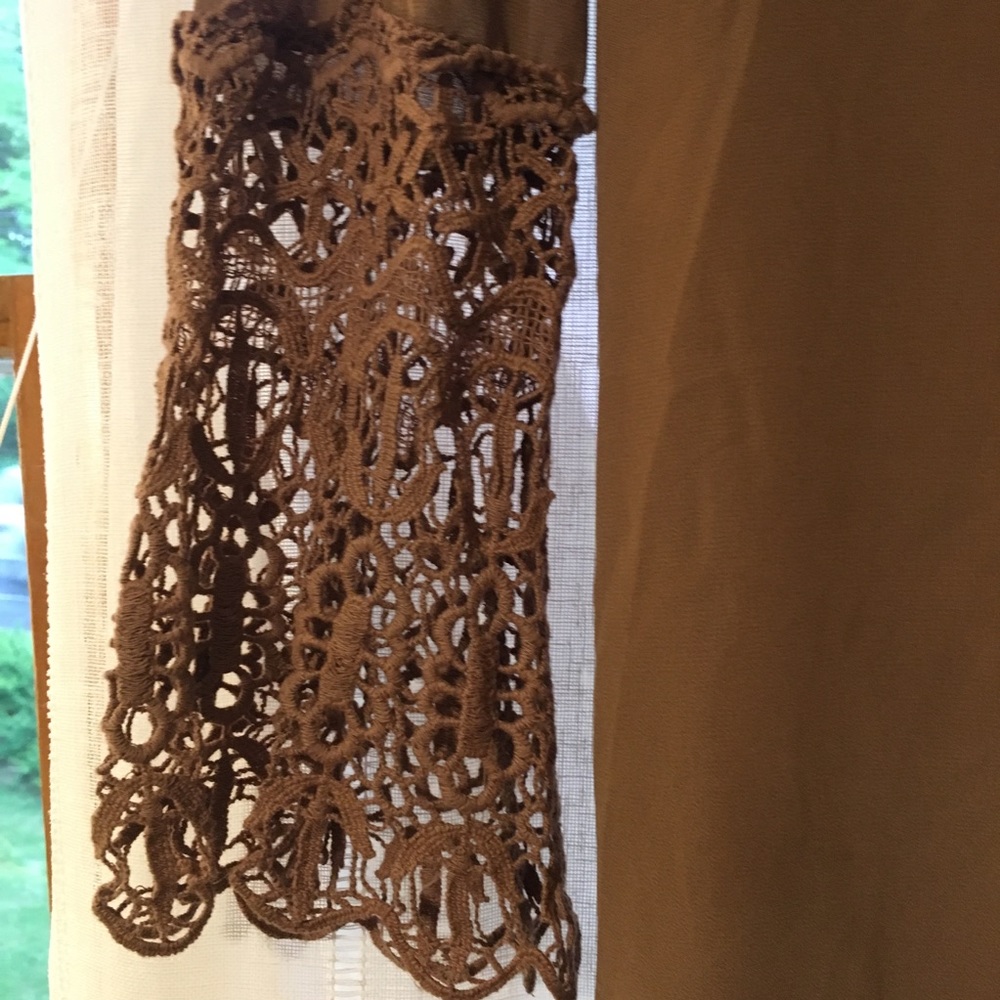 Backless Lace Dress - Picture 2 of 7